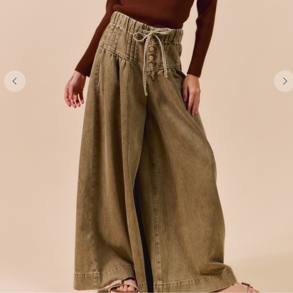 So Me “ The Cape” So Me Wide Leg Pintuck Jeans 81 - Picture 3 of 9